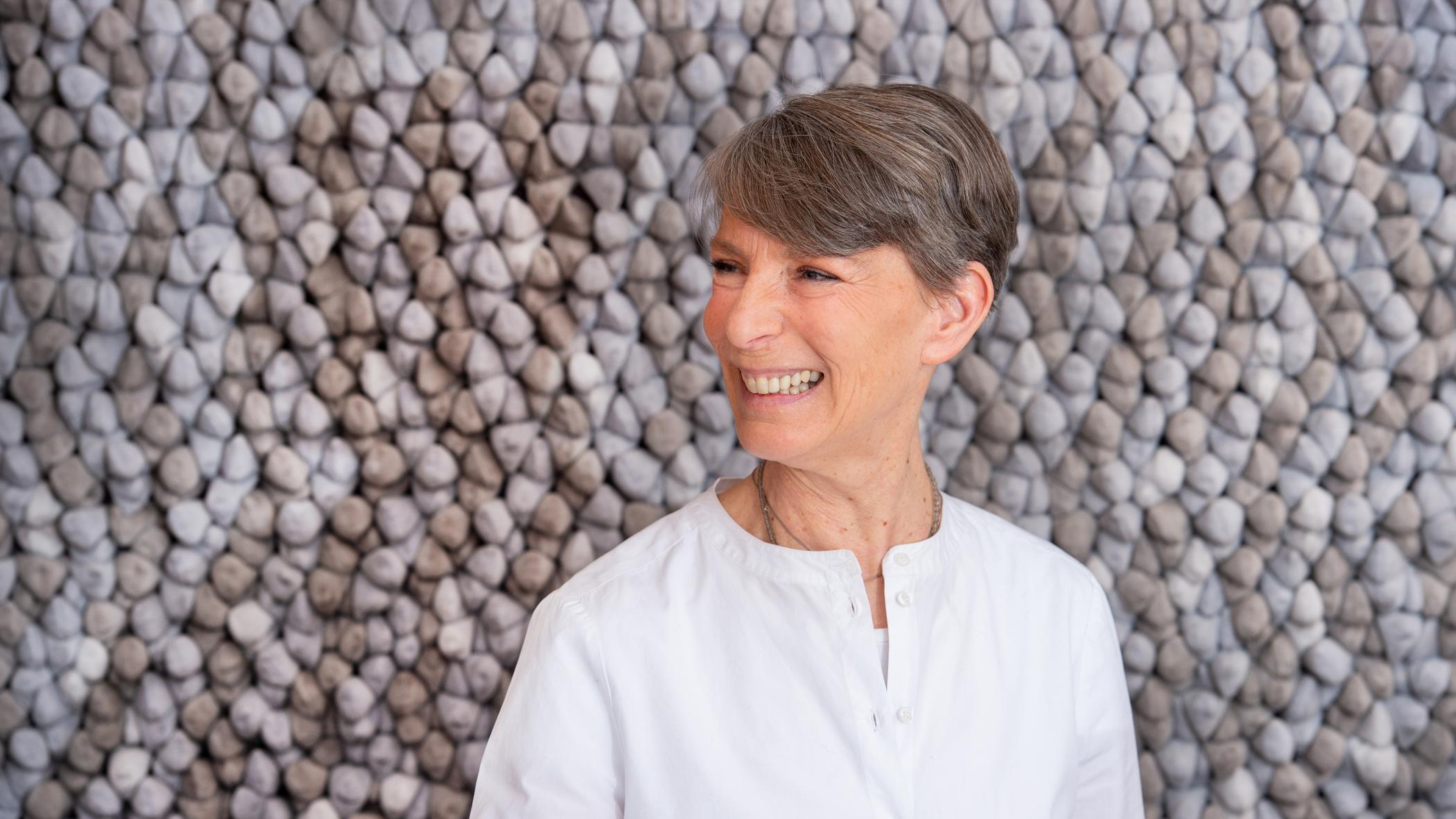 Ein Foto von Monika Brückner im Querformat